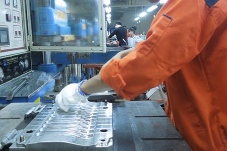 矽橡膠製（zhì）品模壓生產線