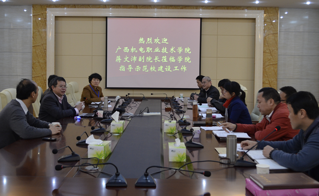 圖（tú）為座談會（huì）討論交流現場（chǎng）