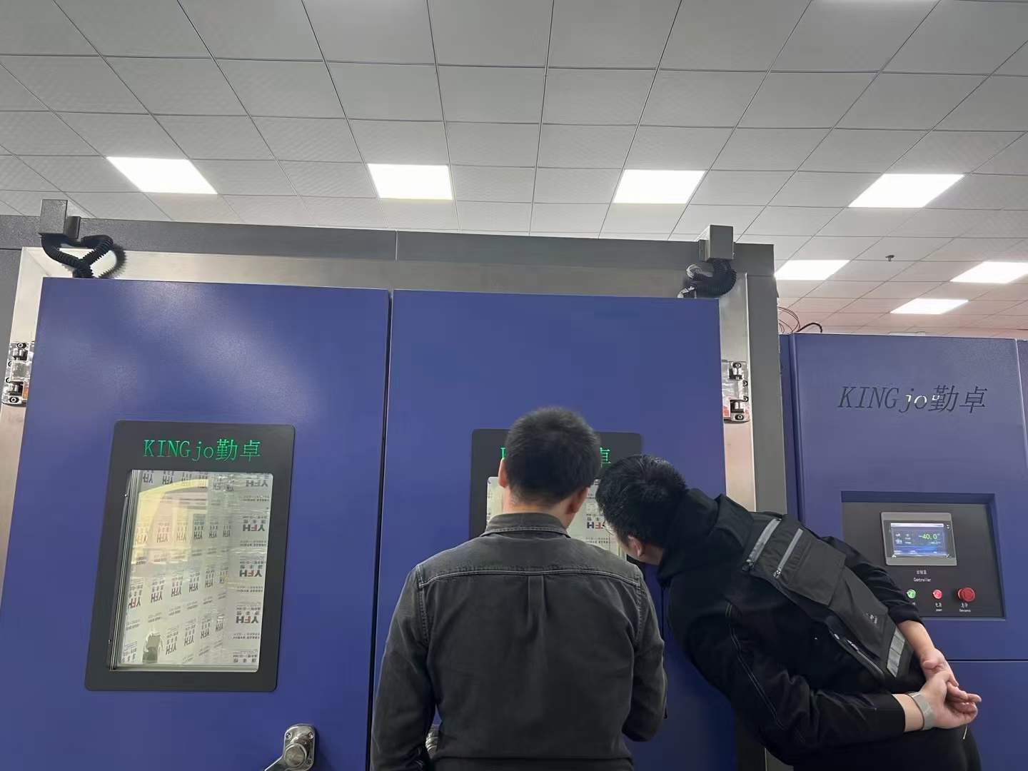 天津（jīn）步（bù）入式高低溫（wēn）試驗室、大型高低溫步入（rù）式（shì）試驗室
