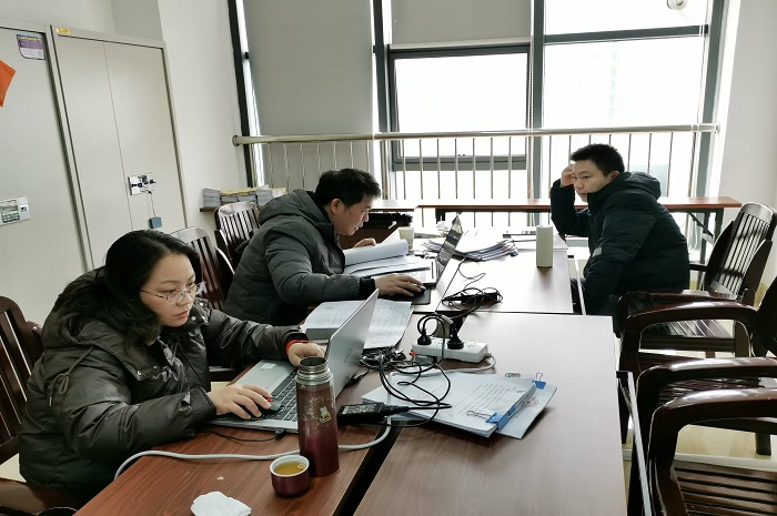 審計科采用“二對一”工作（zuò）方式對學院（yuàn）所屬企業審計整改進行檢查審核和指導.jpg