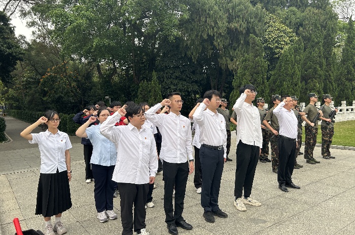 重溫入團誓詞.jpg