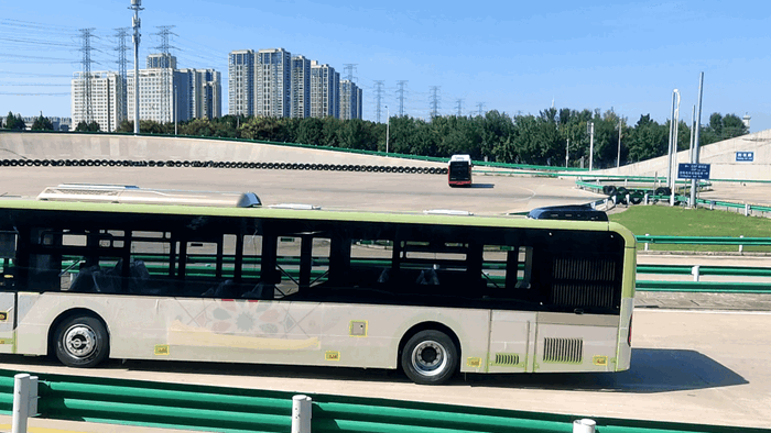 宇通客車高環試車道試（shì）驗場.gif