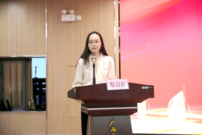 2022年師徒結對徒弟代表石文靜.jpg