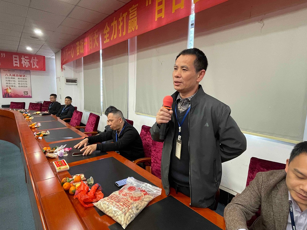 駿馬迎(yíng)春 旗開得勝(shèng) | 澳(ào)克士智能照明2026新(xīn)春團(tuán)拜會(huì)圓滿舉行